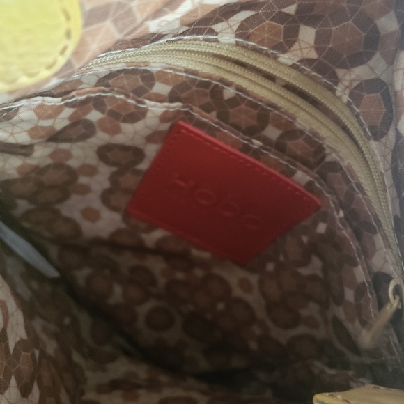 Hobo small crossbody bag genuine leather cream off yellow color casual travel - Picture 2 of 4